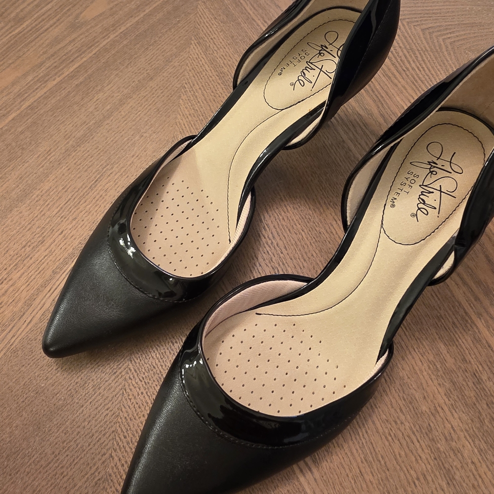 Life Stride Black Pointed Toe Heels